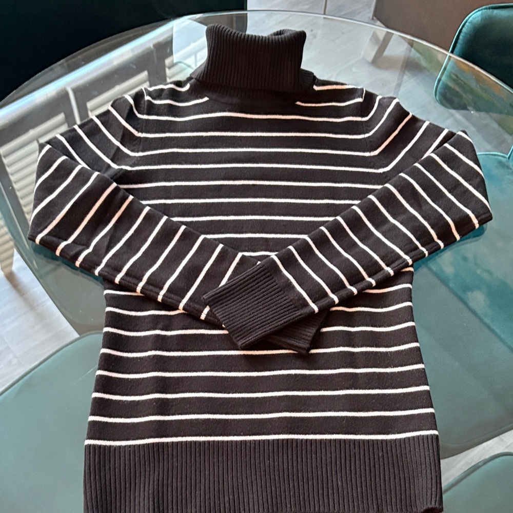 French Connection Black and White Turtleneck Sweater Sm , EUC